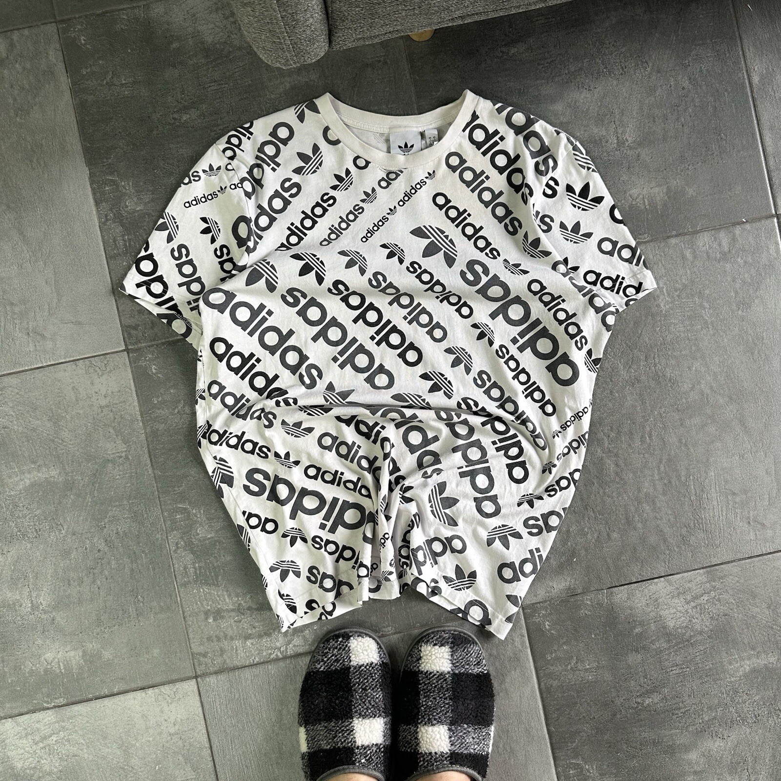 Vintage Adidas  T-shirts Logo 00s Y2K USA Style Band Tee Trashed Overprinted