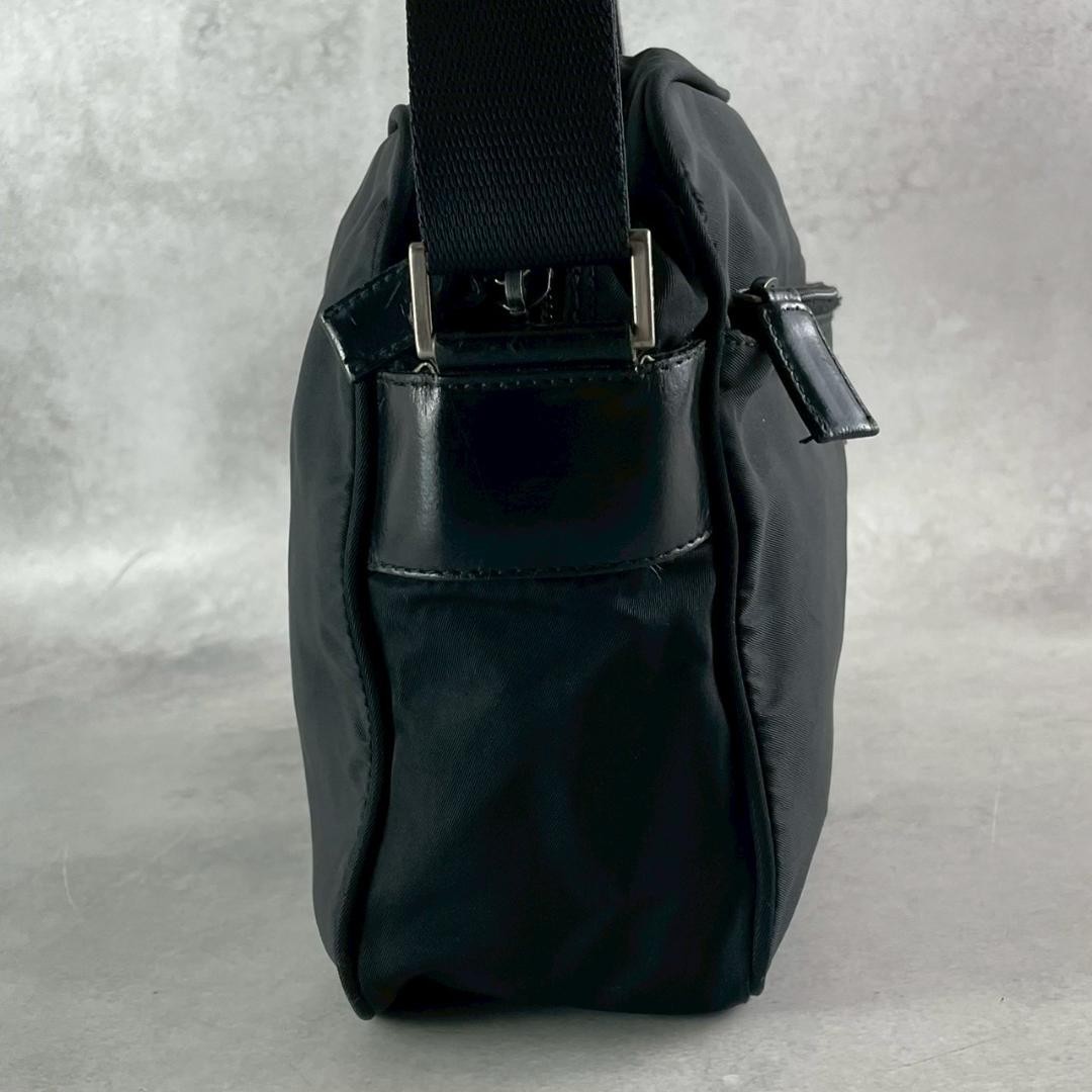 Excellent Condition PRADA Shoulder Bag Camera Bag Triangle Logo Tessuto Nero Nyl thumbnail 4