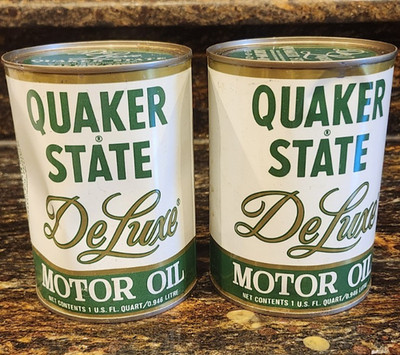 Lot of 2 Vintage Quaker State De Luxe Motor Oil Cans Full 1 Qt Oil Unopened VGC