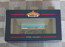 Bachmann 33-080 5 Plank China Clay Wagon 'B743169'. BR Bauxite. Weathered. Mint.