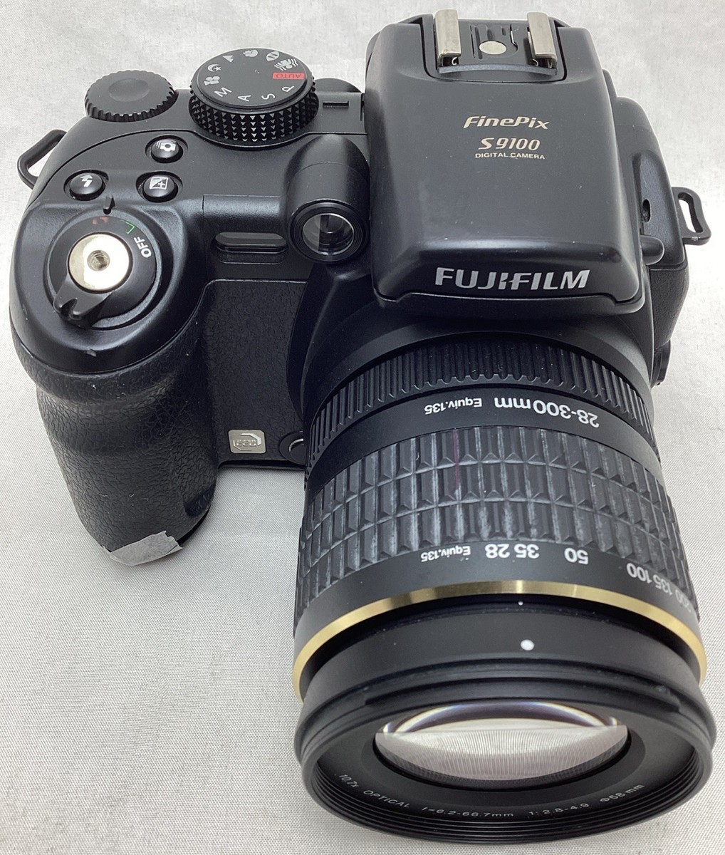 FUJI FILM】 FinePix 9.0メガピクセル デジタルカメラ 【公式通販】
