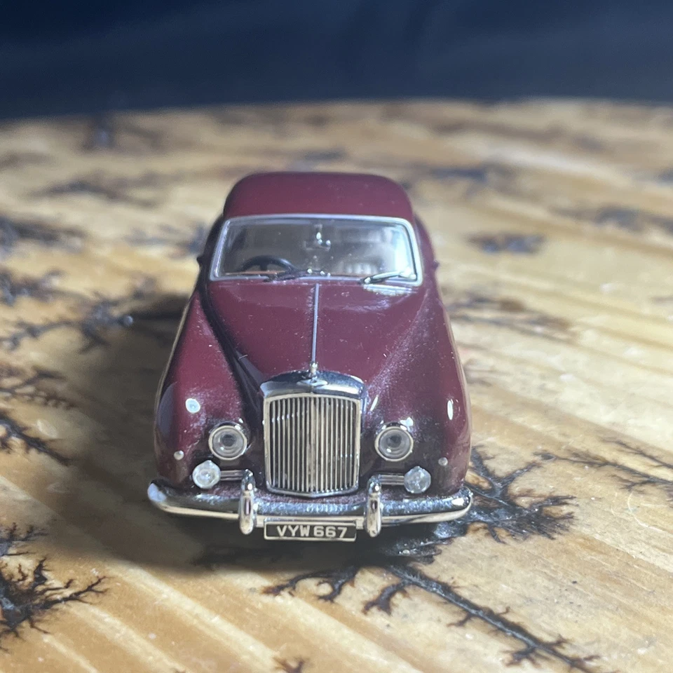 Oxford Diecast 1:43 Bentley Continental S1 Fastback-Maroon - Image 2 of 4