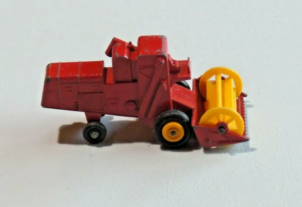 Lesney Matchbox Claas Combine Harvester No. 65C Red Yellow Roller England 8716 - Image 2 of 4