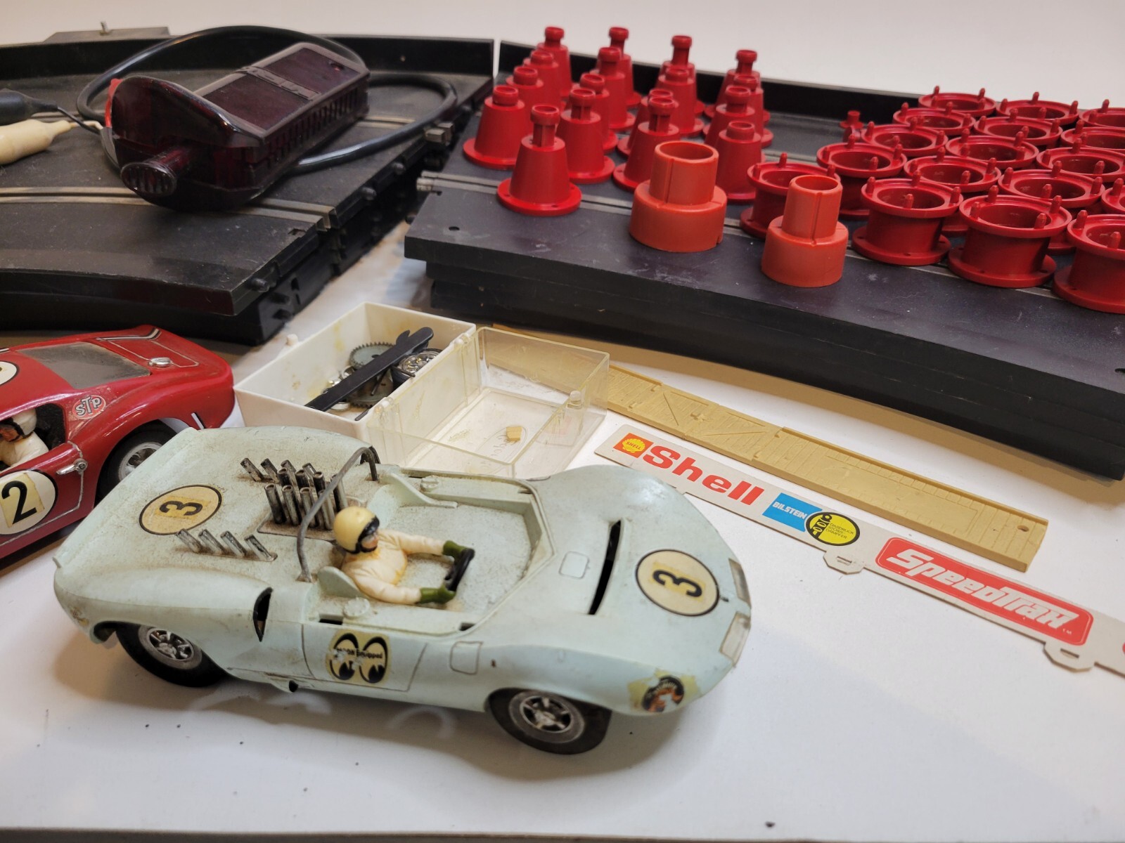 Vintage Marx Slot Car Racing 12 Pcs Curved Track + 2 Cars Mixed PARTS