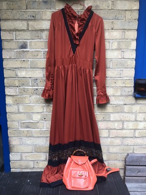 Wunderschönes langes Kleid Vintage mit Blumen 