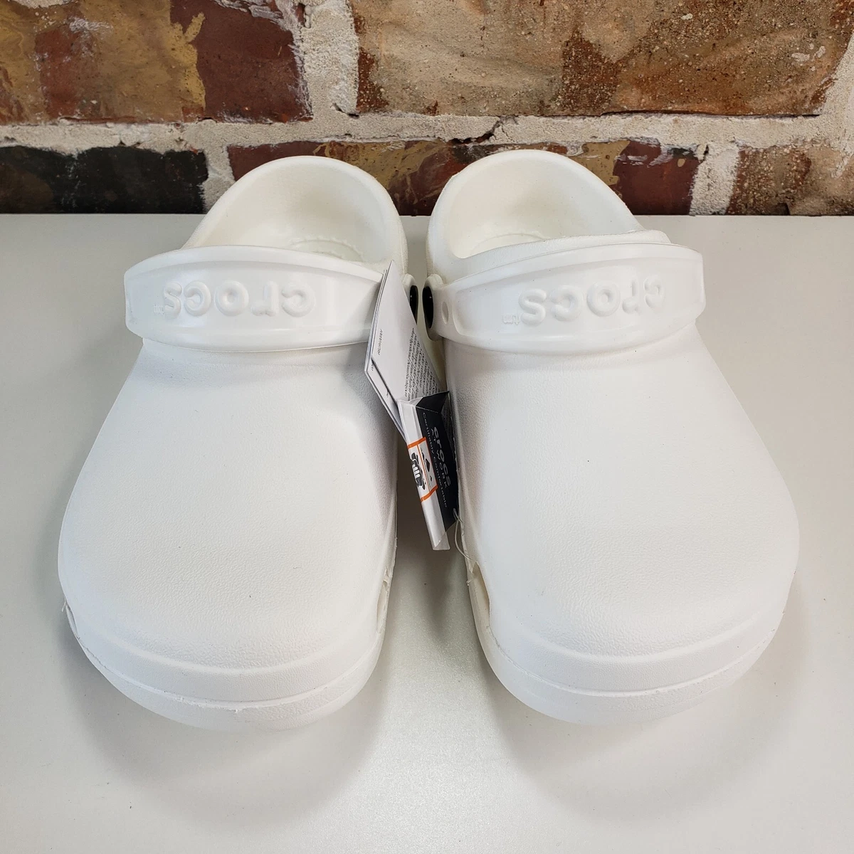 Crocs Specialist II Unisex Work Clogs White Casual Women s Size 7 NEW