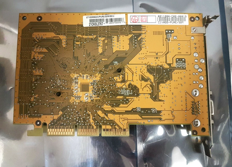 Vintage ASUS V7100MAGIC/PURE/32M/SE/U Nvidia GeForce 2 MX200 AGP 32M Video Card - Image 3 of 3