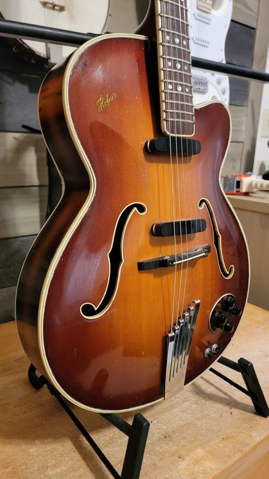 Guitarra eléctrica Hofner President 1956 2 pastillas recortadas Sunburst buen estado con HSC Foto 4 de 4