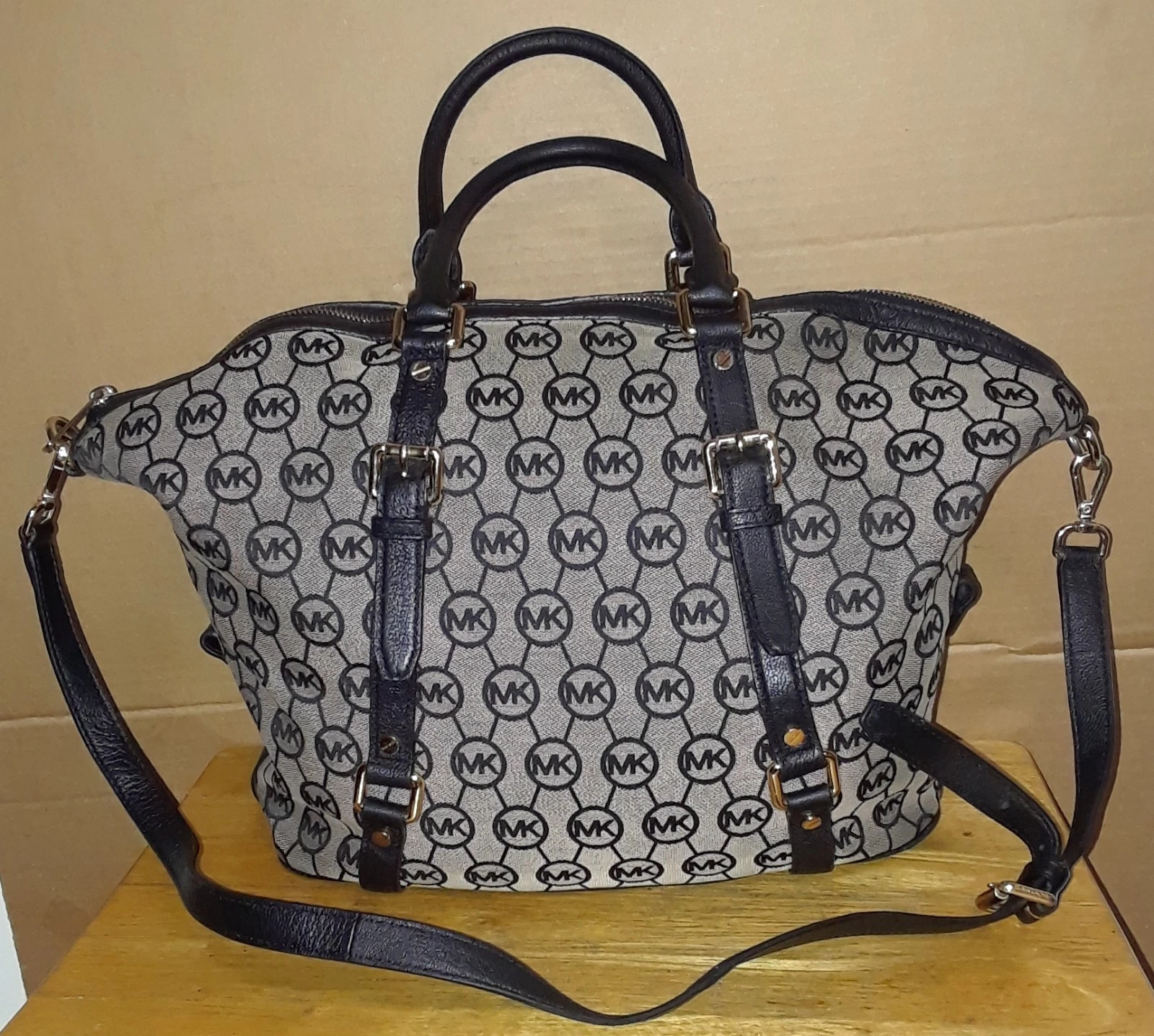 MICHAEL KORS SIGNATURE BLACK BEIGE JACQUARD & LEATHER TOTE HANDBAG