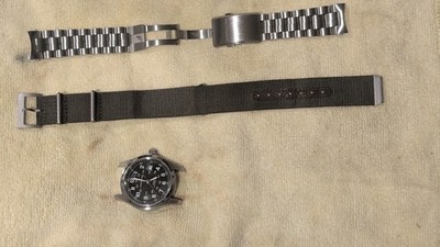 Hamilton Khaki Field Automatic 42mm H706050 - Full Kit (Box, Papers, 2 Bands)