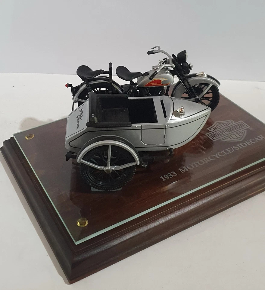 1933 Harley Davidson Motorcycle / Sidecar Bank 1:12 Scale ( NEW in BOX ) - Image 2 of 4