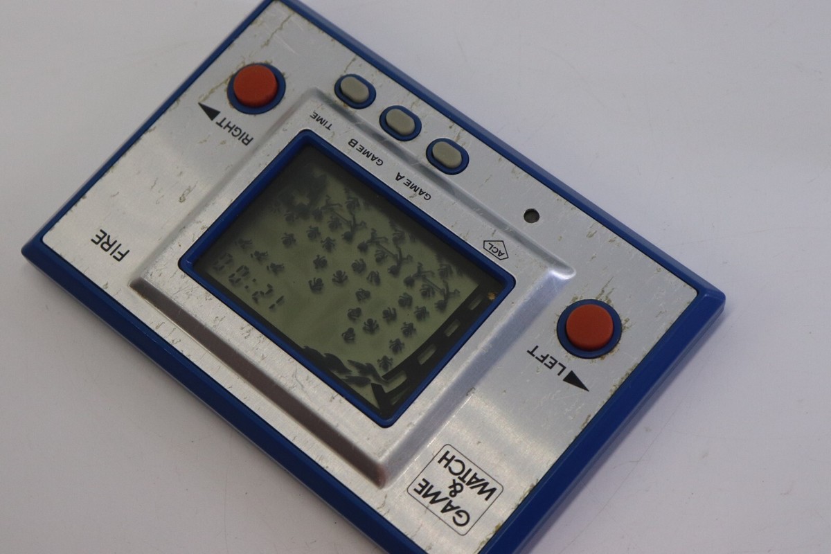 初期モデル　超美品　 GAME & WATCH FIRE (RC-04) Nintendo Game & Watch Silver Fire RC-04 Made in Japan 1980