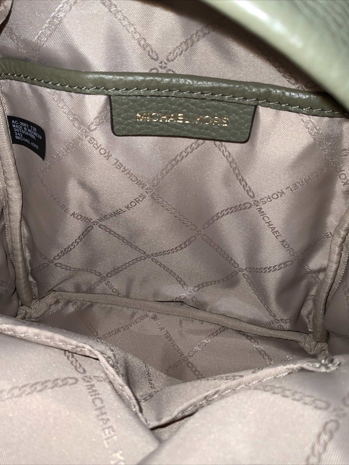 Michael Kors Slater Extra Small Convertible Messenger… Gem