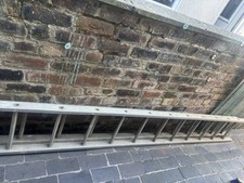 Silver Aluminium Extension Ladder 50 cm Height, 160 kg Load Capacity - Used