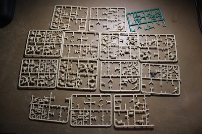 RTB01 Space Marines 14 Sprues Rogue Trader 7 Figures + Lots of Bits Oldhammer