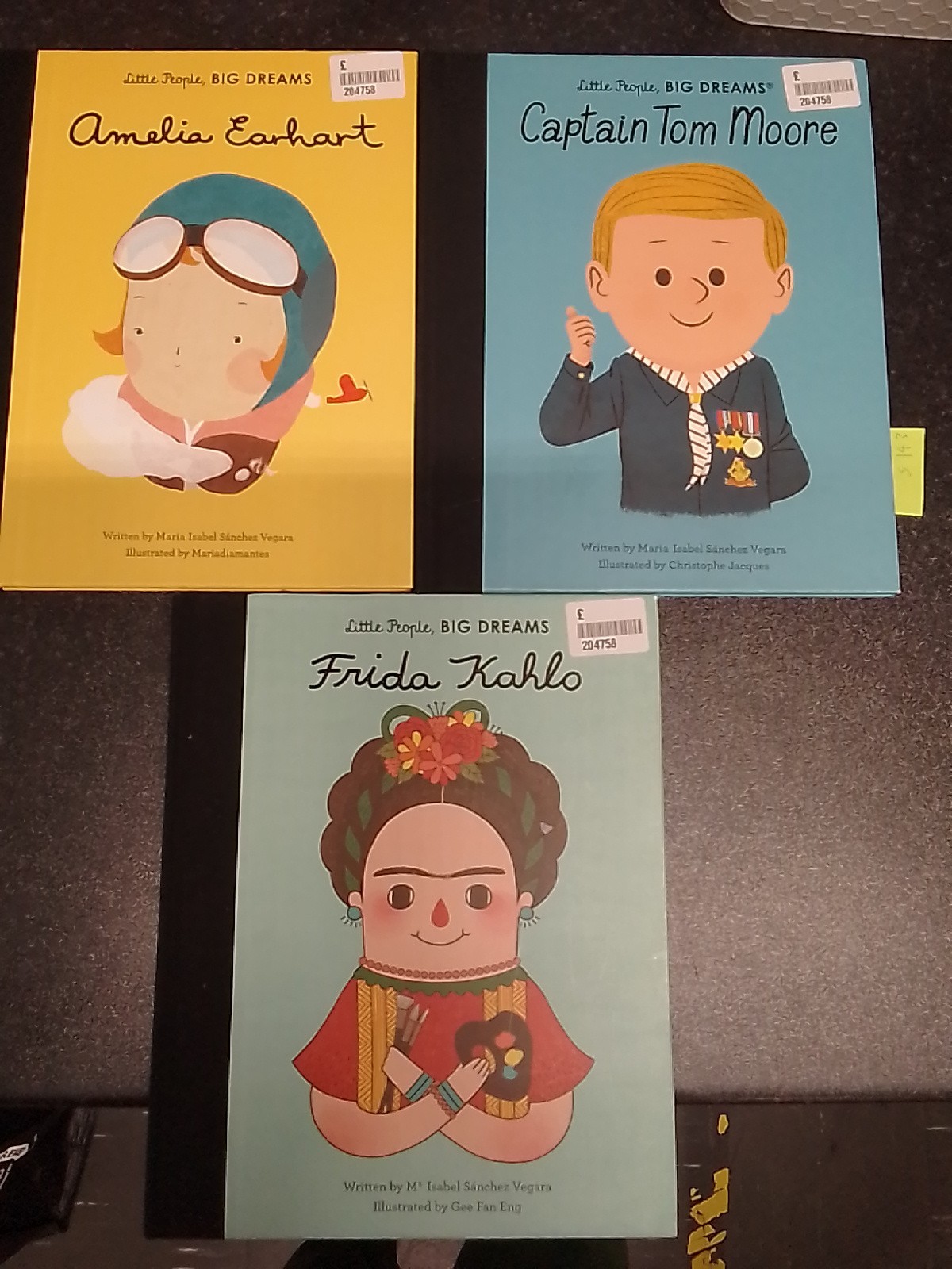 Little People, Big Dreams 3 Book Bundle Amelia Earhart, Captain Tom, Frida Kahlo