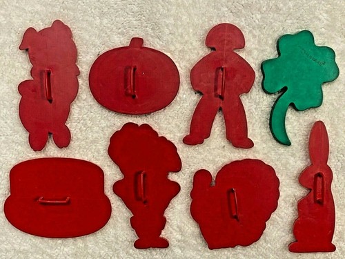 Vintage Red Tupperware Holiday Cookie Cutters Turkey Pumpkin Santa Rabbit Clover - Picture 7 of 9
