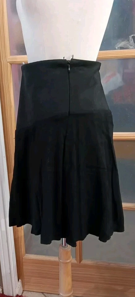 NUEVO CON ETIQUETAS Colección Kardashian Mini Falda Plisada Negra Street Stomper Para Mujer Talla XS Foto 3 de 4