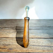 Vintage Sewing Leather Craft Tool Wheel Cutter with Wood Handle 5 Inch