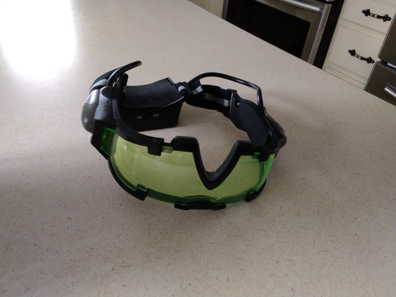 Night Vision Goggles with Flip-out Lights 25 Feet JYW-1312 with Instructions
