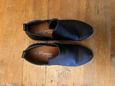 VEPOSE black ankle boot low cut laser cut design 8.5 Round Toe