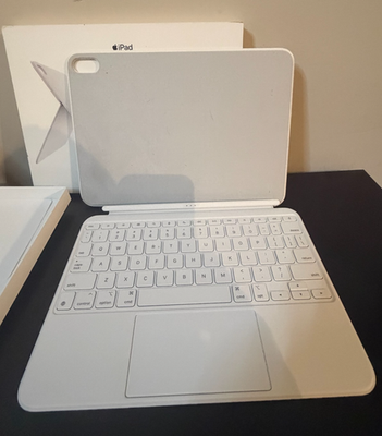 Apple Magic Keyboard Folio iPad 10th Gen - White - US English