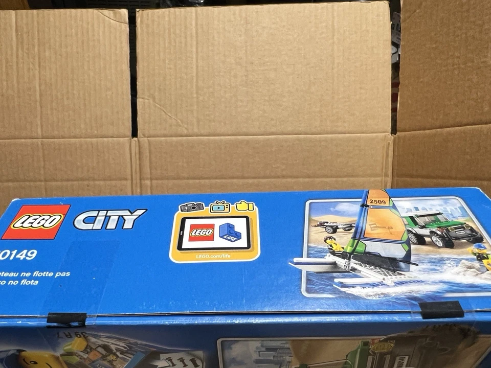 LEGO CITY 60149 4x4 with Catamaran 198 Pieces NEW and SEALED - Image 3 of 4