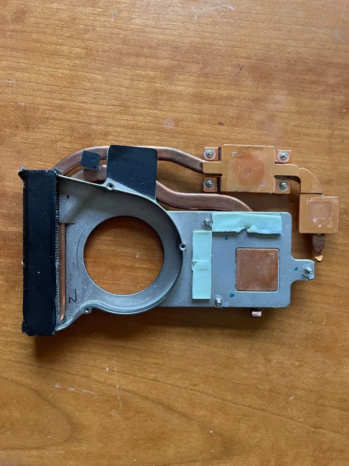 Dell Alienware M11x Cooling Heatsink 05M8N2 AT0BB001ZC0 - Image 2 of 4