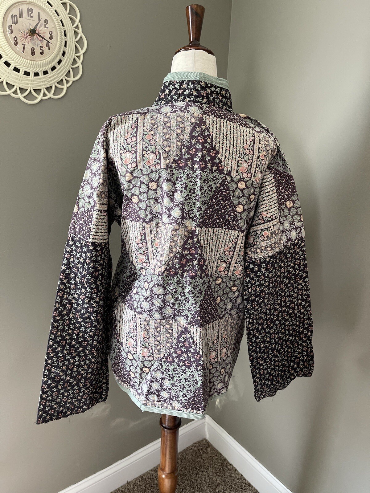 Vintage Handmade Patchwork Quilt Toggle Button Up… - image 12