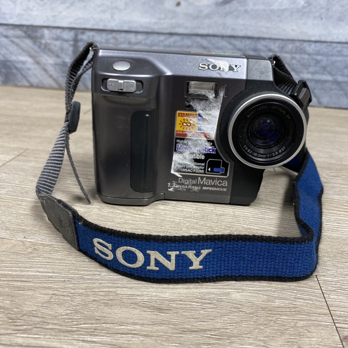 SONYデジタルカメラMVC-FD85 Sony Mavica MVC FD85 1.3MP Digital Camera - Black for sale