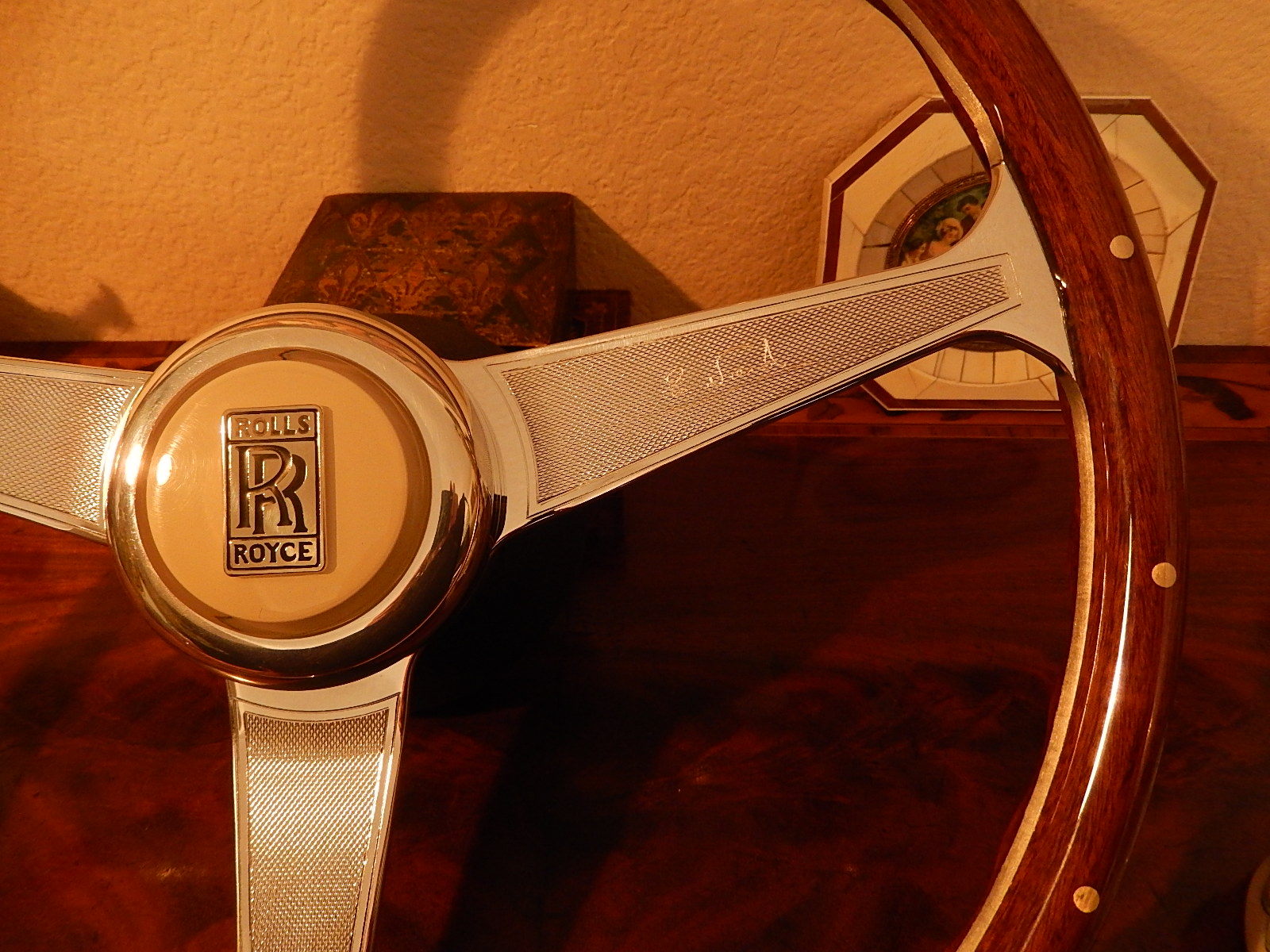 Rolls Royce Corniche Camargue Wood Steering Wheel 15" engraved + Rivets  NOS NEW