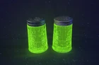 Vintage Federal Glass Sharon Cabbage Rose Uranium Green Salt & Pepper Shakers