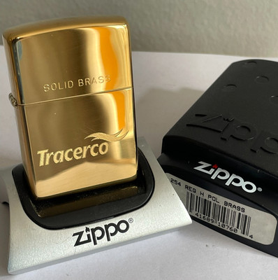 (Neu) MASSIVES MESSING ZIPPO FEUERZEUG - 2005 TRACERCO Originalverpackt & UNGEBRANNT