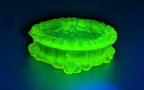 Vintage Fenton Glass Cabbage Rose Vaseline topaz Iridescent Trinket Box w/Lid