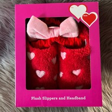 Red Heart Fuzzy Plush Slippers And Headband Set Womens Size Medium 7-8 Gift Set