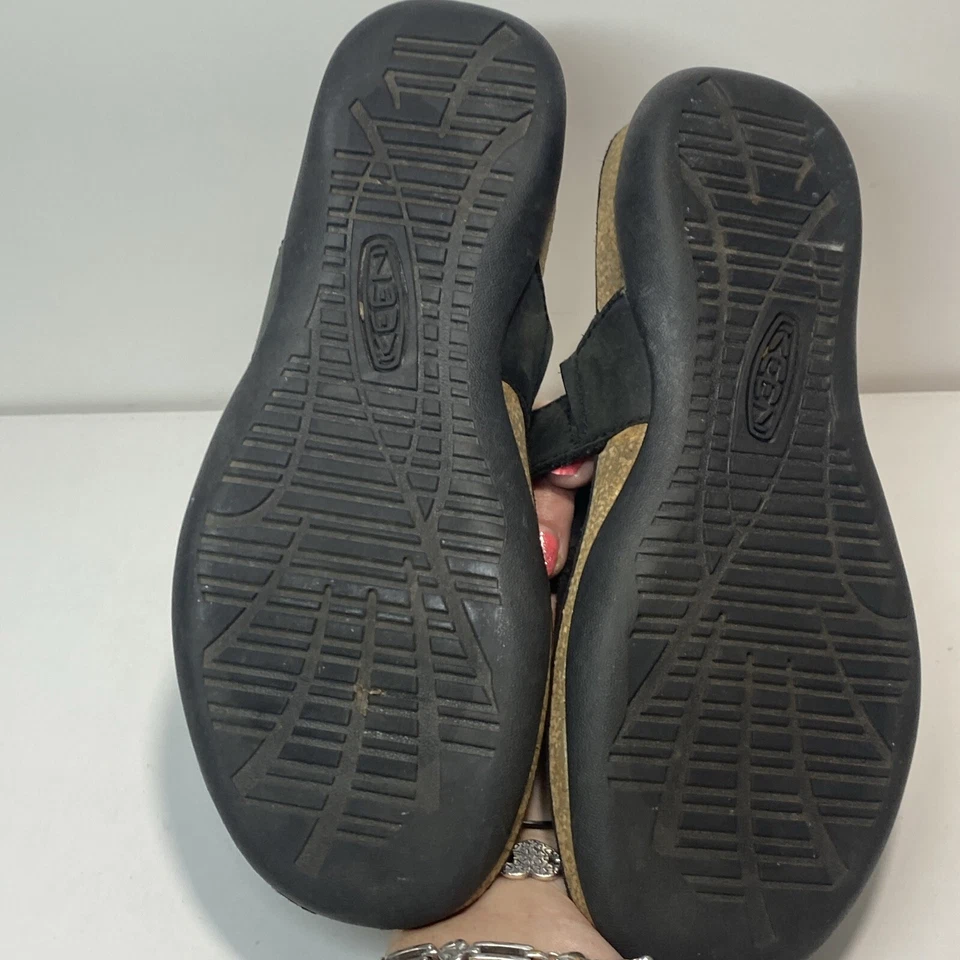 Sandálias tanga KEEN Cush Dauntless feminina couro preto conforto UE 36/EUA 6 - Imagem 4 de 4