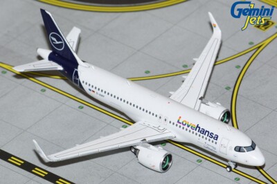 A320NEO LUFTHANSA ''LOVEHANSA TITLES'' REG: D-AINY - GEMINI JETS GJDLH2168 1/400