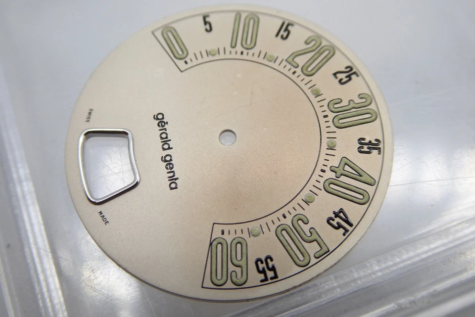 Gerald genta Retro Classic dial for Steel model - Image 3 of 4