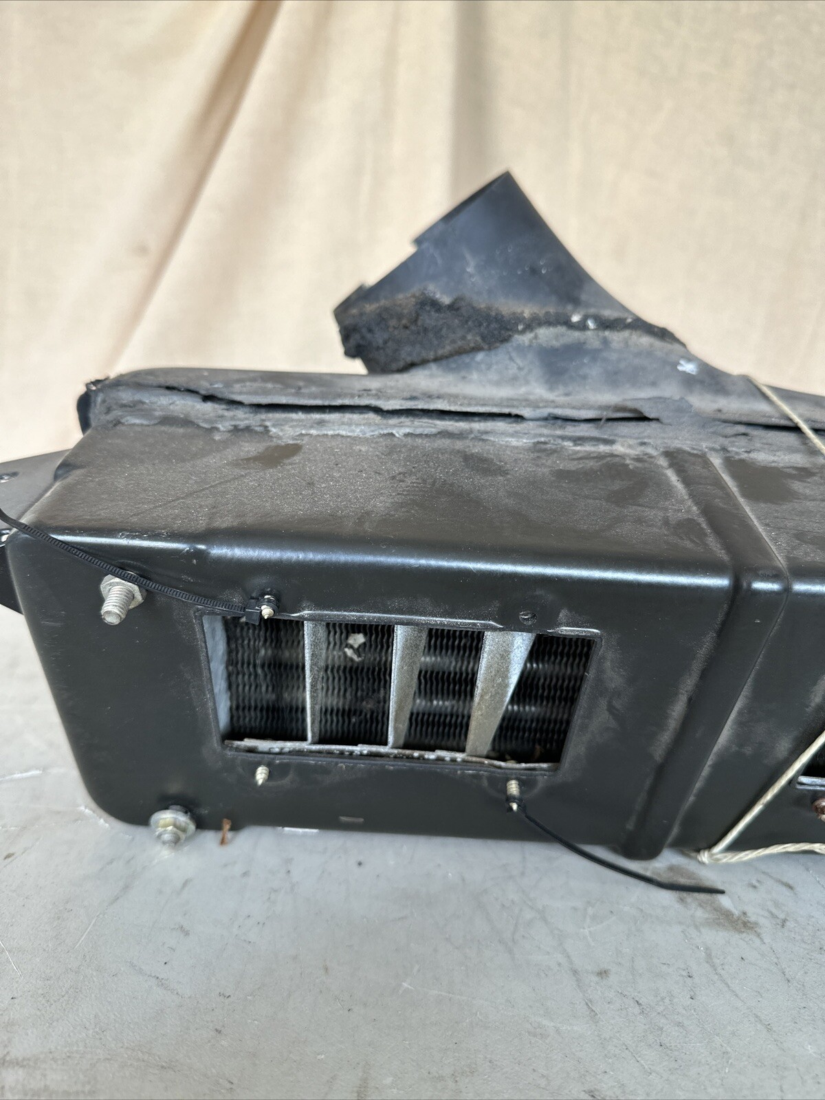 OEM Ferrari 328 A/C Air Conditioning Evaporator Box Assembly 61830500 P/R READ