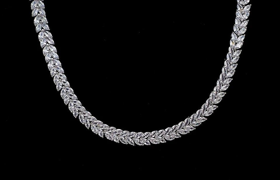 Collar de boda para mujer de diamantes marquesa creado en laboratorio de 39 quilates enchapado en oro blanco de 14 quilates Foto 2 de 4