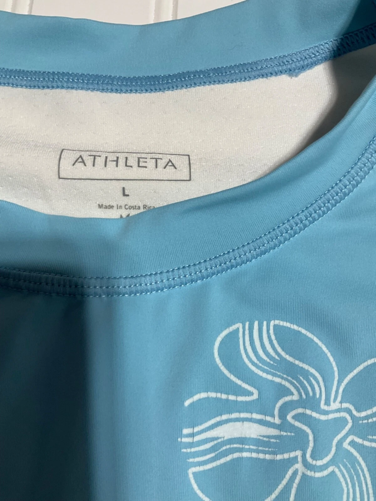 athleta white floral print short sleeve shirt