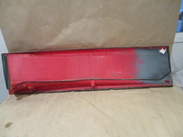 Ferrari 355 (5.2 -2.7)- LH Door Air Scoop (Red)- P/N 64102810