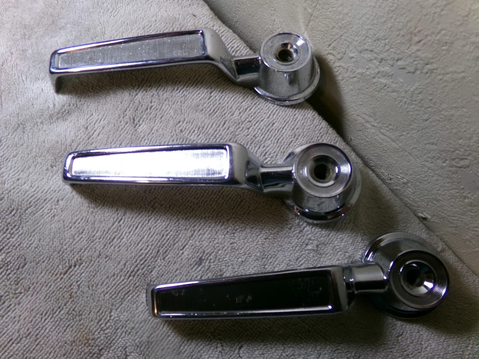 Juego de 5 bielas de ventana y 3 manijas de puerta Mopar #'s 2299927 y 2299973 Foto 3 de 4