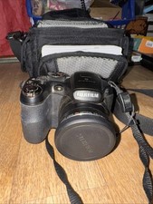 Fujifilm FinePix S 1800 12MP Camera with 18x Zoom Case