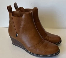 VEPOSE New York Brown Chelsea Ankle Boots | Women’s Size 8 | Wedge