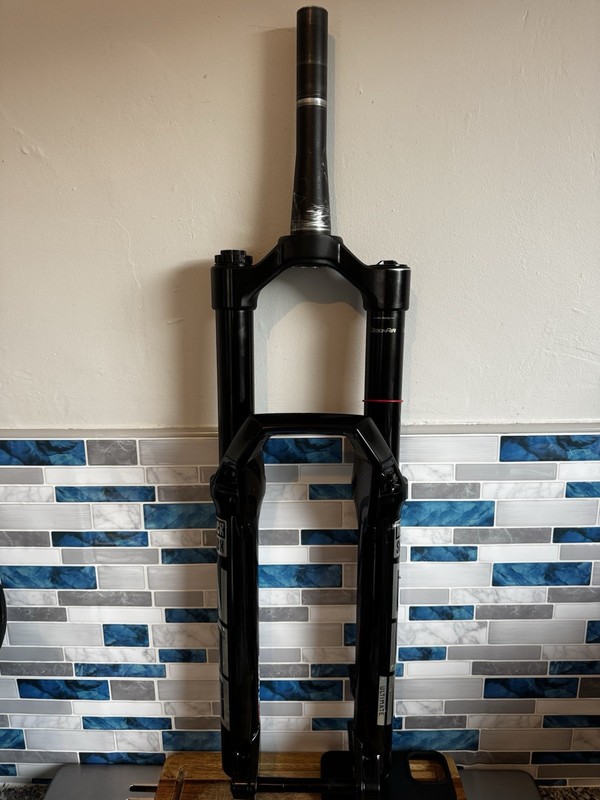 Rockshox Zeb Ultimate Charger 3 RC2 29-inch 170mm Fork. Boost.