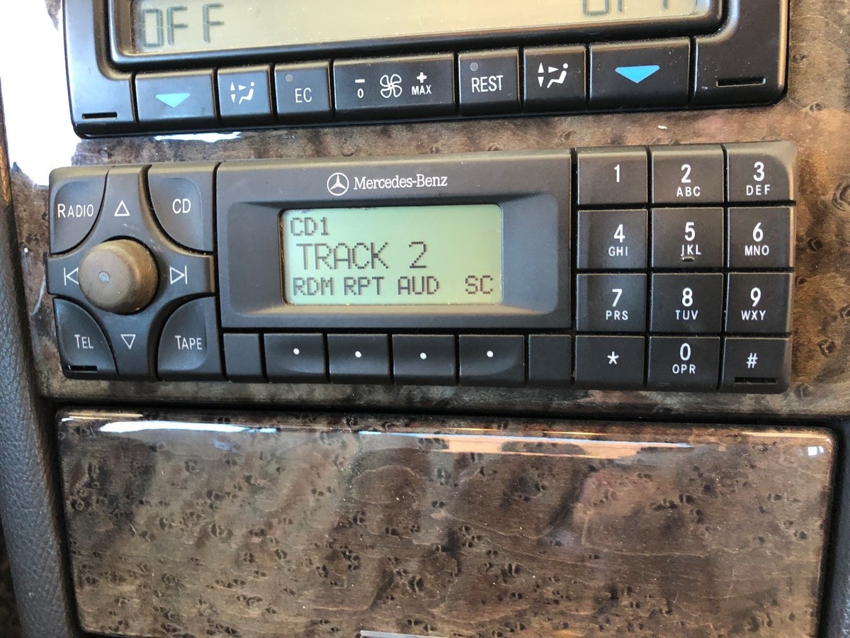 2000-2002 Mercedes-Benz W208 W210 RADIO CASSETTE E320 E430 CLK430