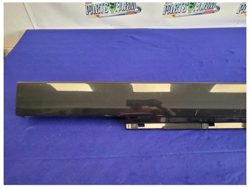 Chevrolet SS 2014-2015 sedán 6,2 pasajeros panel basculante inferior moldeado negro 2350 Foto 3 de 4