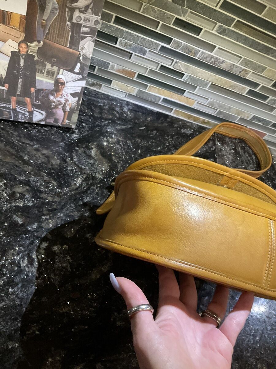 Coach Vintage Crescent Saddle Bag Glovetanned Leather Rare Coach Vintage Crescent Saddle Bag Glovetanned Leather Rare
