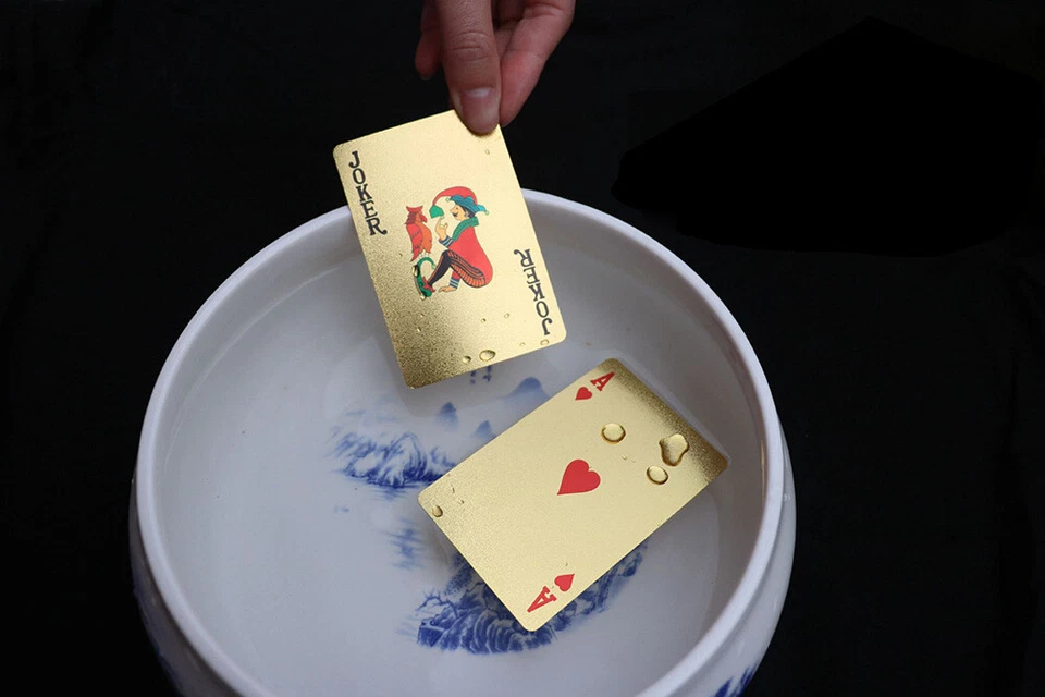 2 Decks Luxury 24K Gold Foil Poker Playing Cards Waterproof Plastic Set Gift - Image 4 of 4